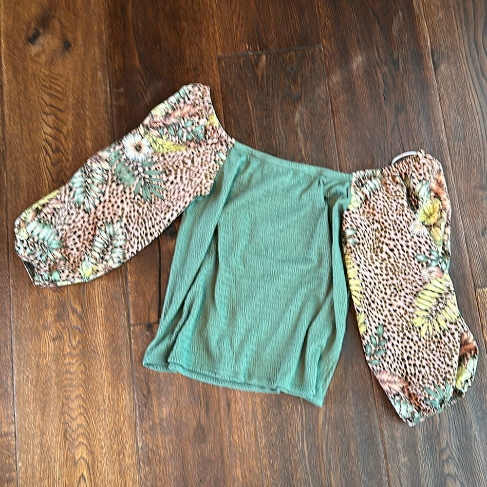 🌹NEW Anthropologie top S